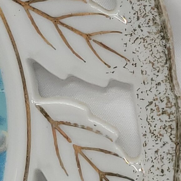 Decorative South Dakota Souvenir Plate With Gold Leaf Design & Scenic Landmarks - Picture 10 of 15